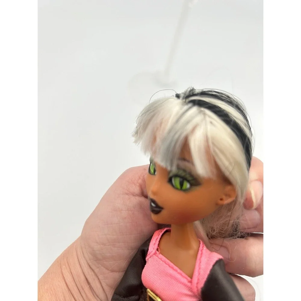 Bratzillia Sashabella Paws fashion doll